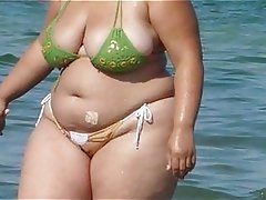 Voyeur grosse ass granny in bikini