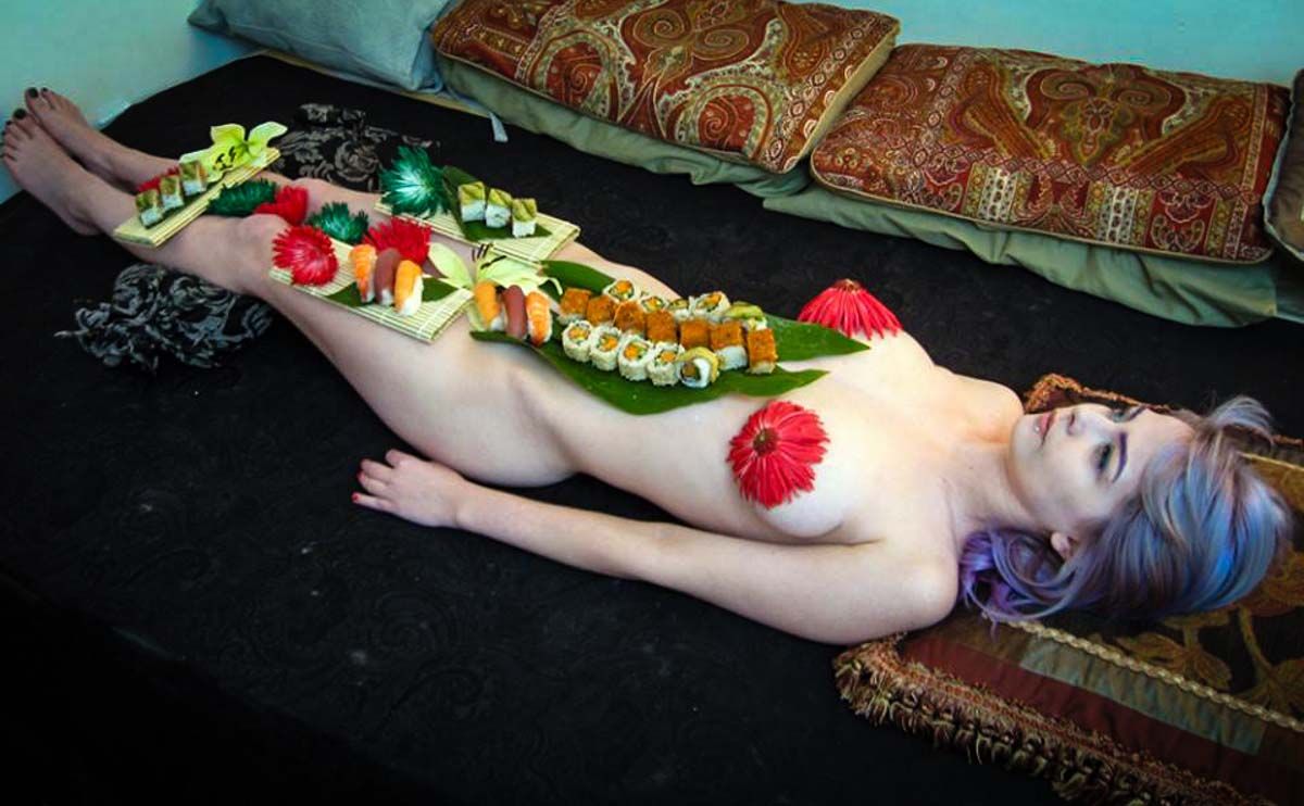 Naked body sushi models