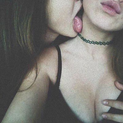 Lesbian picture thread