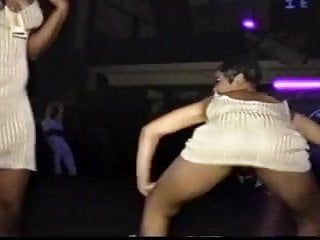 Wonder W. reccomend Jamaicans doing sexy dances